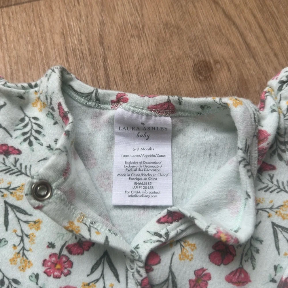 Laura Ashley Baby Floral Print 6-9M Button Up Sleeper with Matching Hat